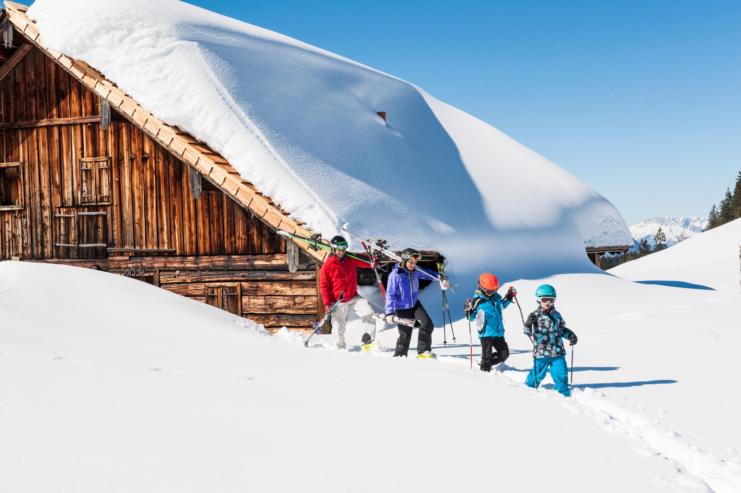 Familie im Winterurlaub